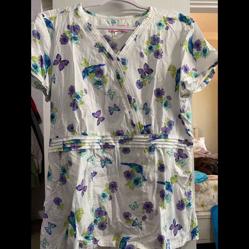Scrub top